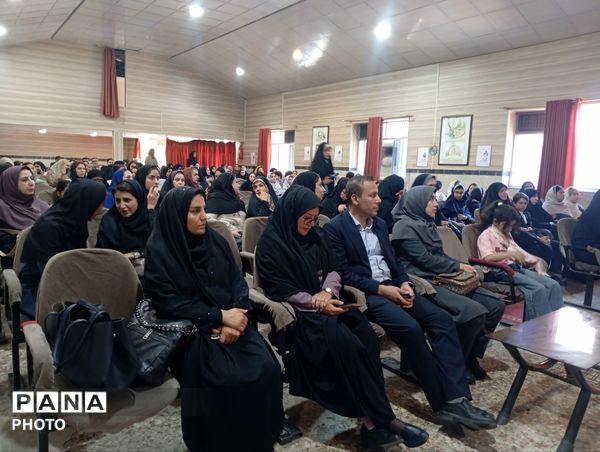 تجلیل از تئاتر دانش‌آموزی  و خبرنگاران پانا در کانون شهید مطهری شهرستان ساوجبلاغ 