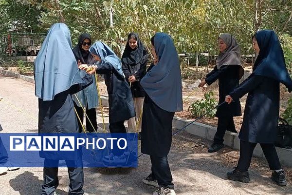 حضور پرشور دانش‌آموزان دبیرستان راضیه شکرایی ناحیه‌2 شهرری در اردو‌ مثبت هشتادی‌ها 