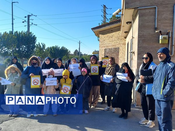 پیاده‌روی خانوادگی در اسلامشهر