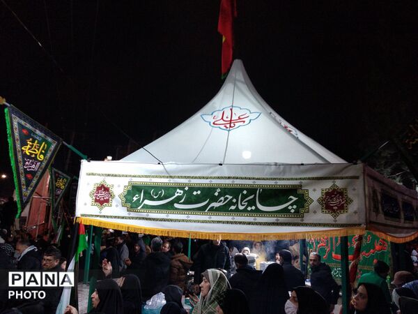 تجمع پر شور مردم ولایت مدار برای وداع با پیکر مطهر شهدای جنگ رمضان