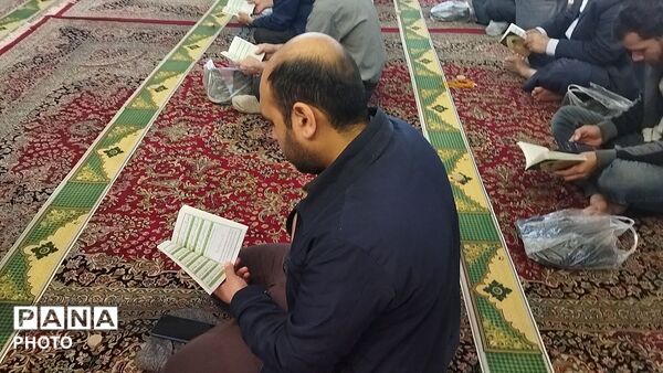 قرائت دعای استغاثه به امام زمان (ع) در مسجد جامع نیشابور 