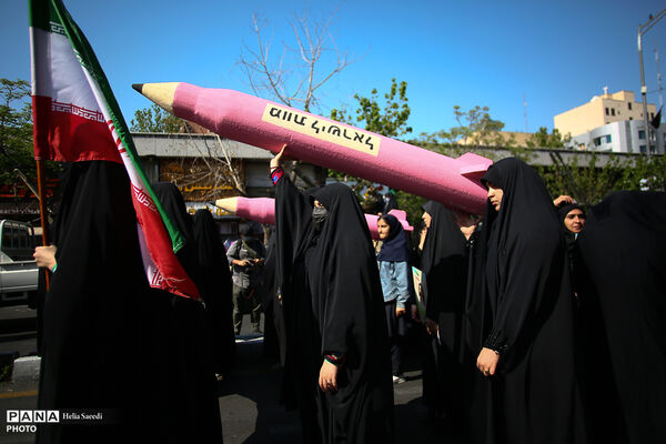 رزمایش «دختران جان فدای ایران»