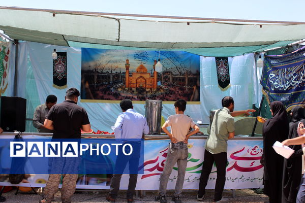 شادپیمایی مردم شهر درق پس از عملیات وعده صادق 3 در روز عید غدیر