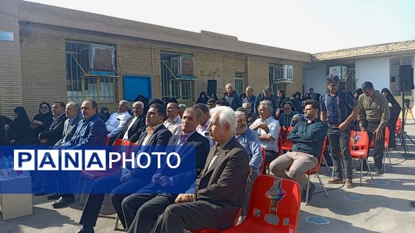 آیین کلنگ‌زنی مدرسه زنده‌یاد حاج محمد آجیلی در کاشان