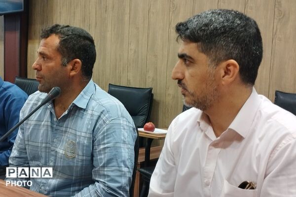 بزرگداشت هفته معلم و تقدیر از خدمات ارزنده مشاوران در بهارستان‌دو