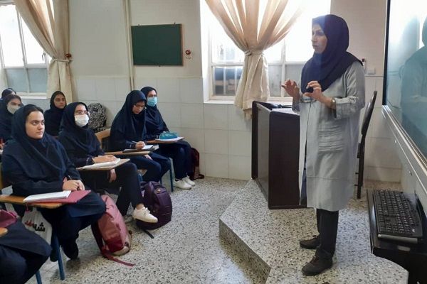 در روز‌های ابتدایی سال تحصیلی،مدارس با چالش‌های زیادی همراه هستند