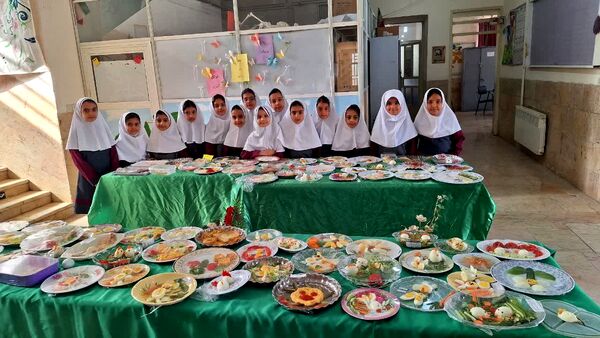 برگزاری روز جهانی تخم‌مرغ در دبستان دخترانه شهید جمیله کریمی شهرستان زارچ 
