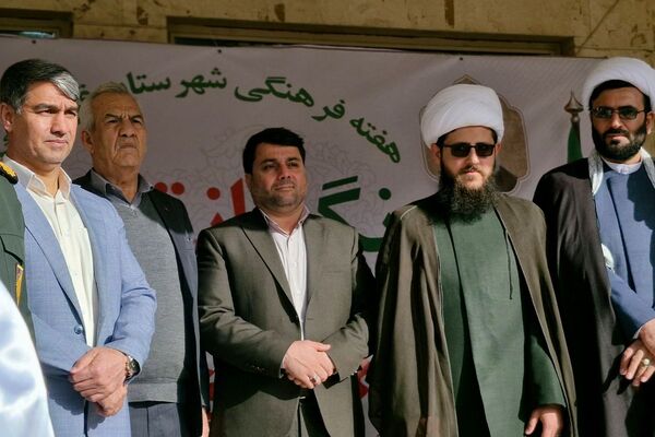 آیین نواخته شدن زنگ انقلاب اسلامی در مدرسه آیت‌الله خامنه‌ای قرچک
