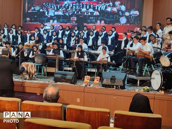 سمفونی ۱۶۸ ؛ روایتی از همدلی و هنر دانش آموزان ناحیه ۳ 