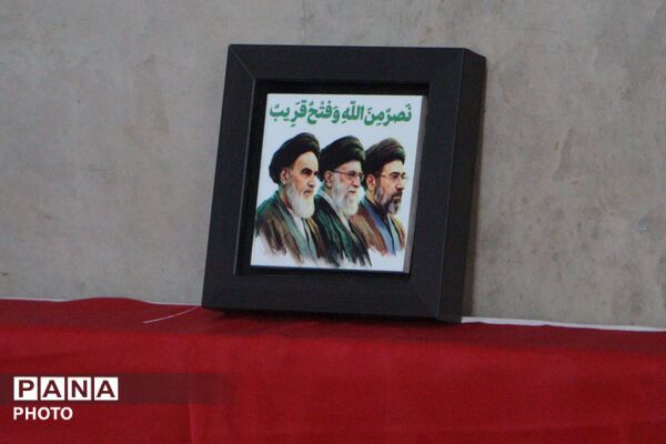 غبار ماتم بر چهره مدرسه شهید ایرجی؛ نجوای «لبیک یا خامنه‌ای» طنین‌انداز شد