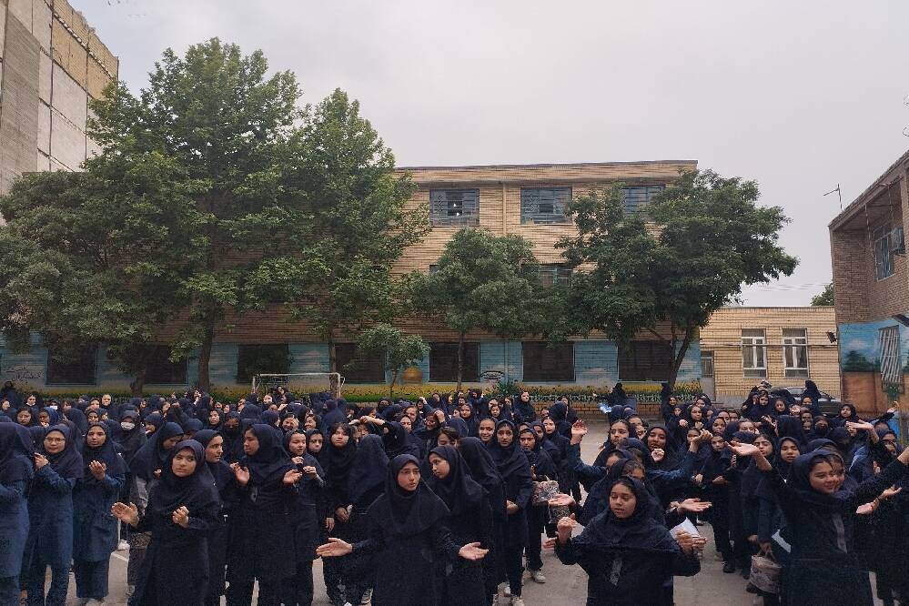 مراسم روز دختر و تقدیر از دانش‌آموزان نمونه و رتبه برتر