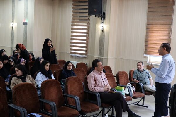 همایش انتخاب رشته کنکور در شهرستان پاکدشت 