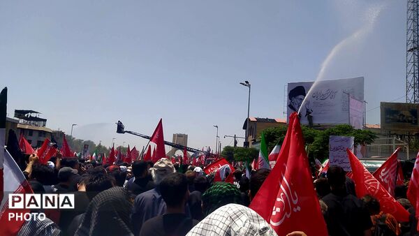  اقیانوس جمعیت در بدرقه حماسیِ پسر فاطمه زهرا (س)