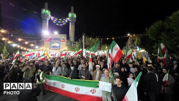 جشن میلاد امام رضا (ع) در پنجاه و نهمین شب از تجمعات مردم رجایی شهر کرج