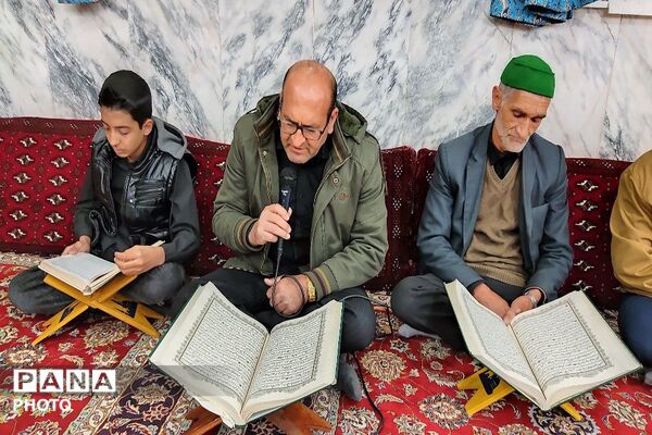 جزء خوانی قرآن در ماه مبارک رمضان  مسجد جامع شهر بار نیشابور 