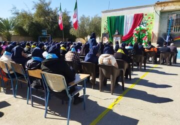 آیین زنگ انقلاب همگام با سراسر کشور در حاجی آباد