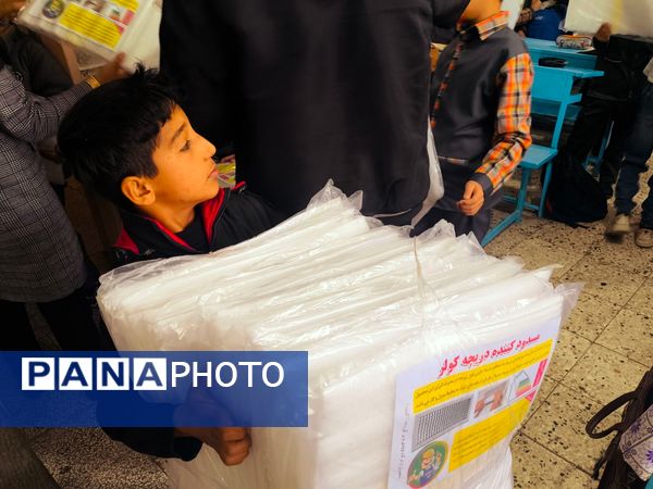 توزیع درپوش استاندارد دریچه کولر در دبستان شهید پسندیده فدافن 