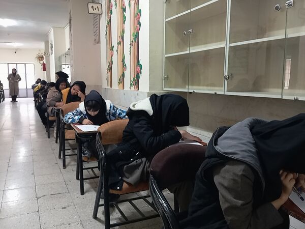 امتحانات نوبت اول در دبیرستان نمونه اندیشه 
