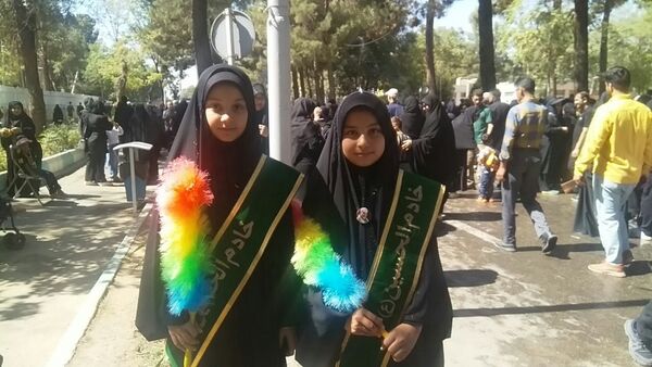 جاماندگان اربعین حسینی در  راهپیمایی حرم تا حرم نیشابور 