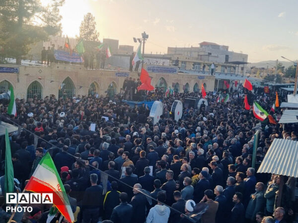 خروش مردم لردگان در دفاع از انقلاب 