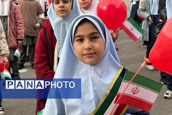 رویداد از خون جوانان وطن لاله می روید در دبستان دخترانه آیین روشن