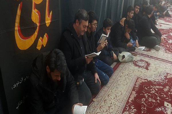 حضور چشمگیر جوانان در لیالی قدر نیشابور