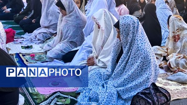 نماز جماعت باران در آموزشگاه شهید فتحی‌پور ناحیه یک شهرستان بهارستان