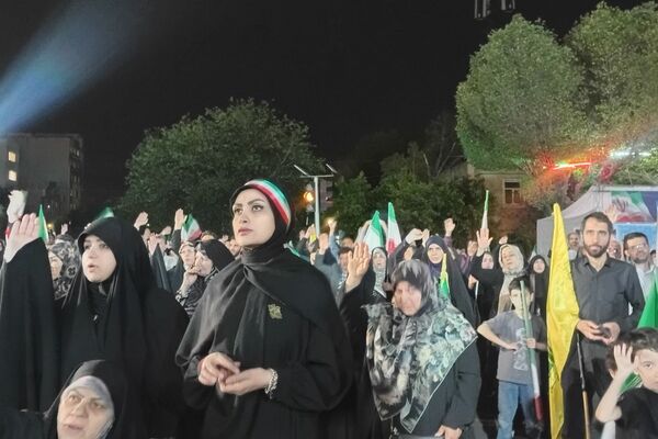 همدلی در شب؛ مردم در تجمعات اتحادمحور گردهم آمدند