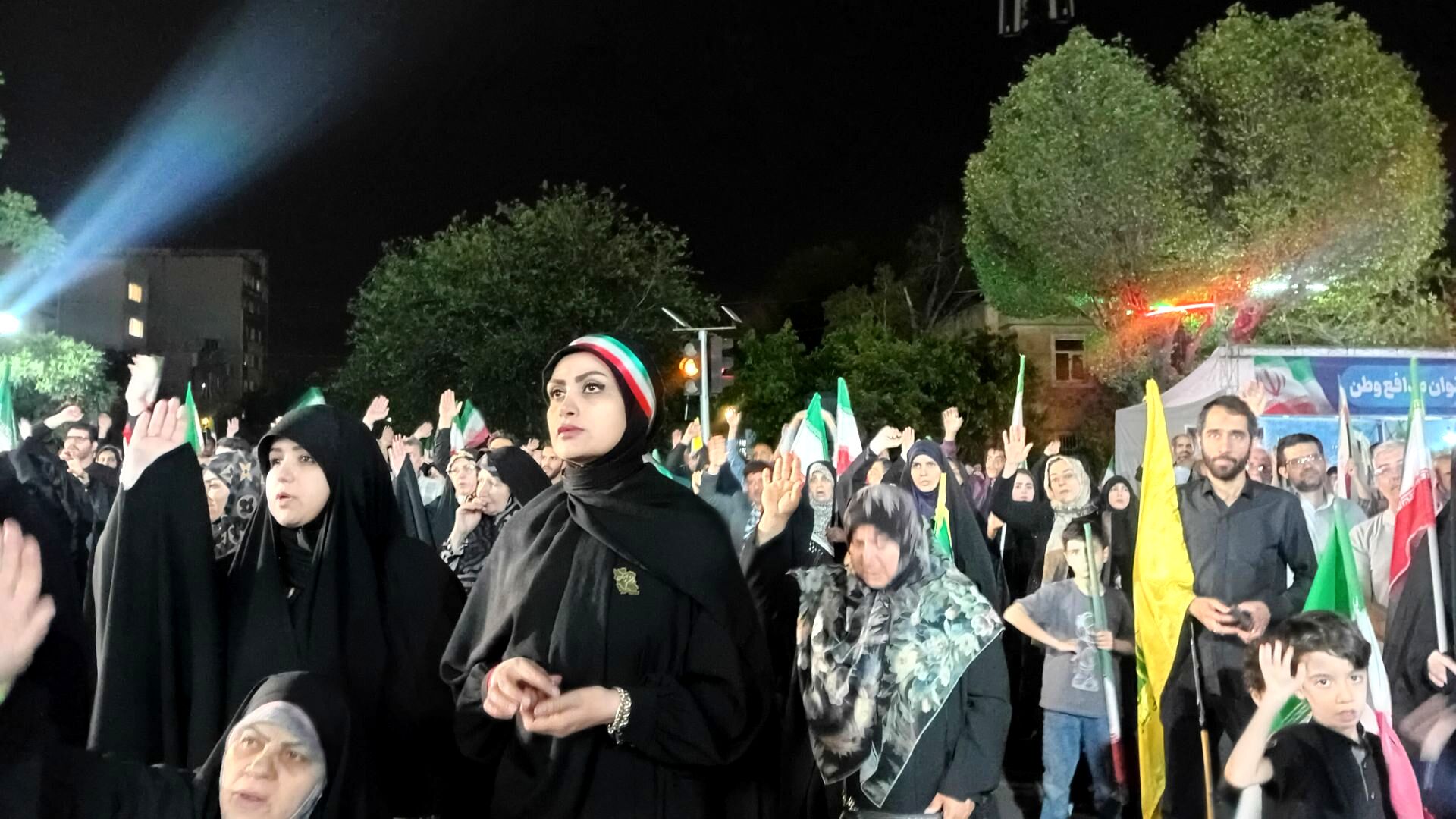 همدلی در شب؛ مردم در تجمعات اتحادمحور گردهم آمدند