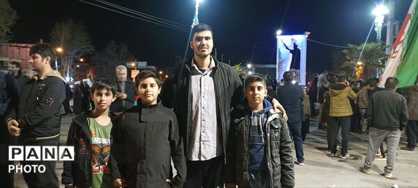 حضور مردم شهرستان کوهدشت در شب چهل و سوم از شهادت رهبر معظم انقلاب 