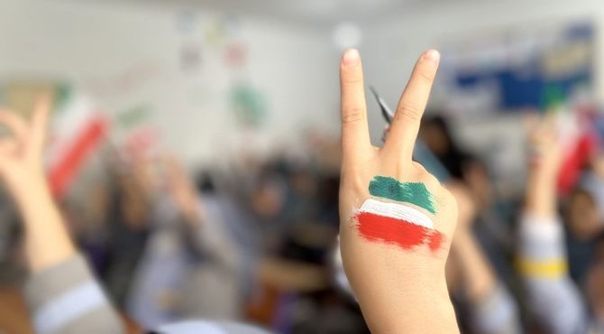 حس و حال دانش‌آموزان شهدای شهرداری از جشن‌ انقلاب 