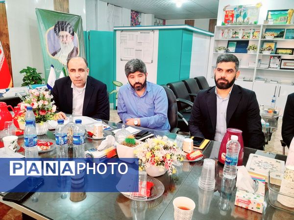 جلسه استانی دومین دوره مسابقه ملی دانش‌آموزان حافظ خوان ایران در بوشهر