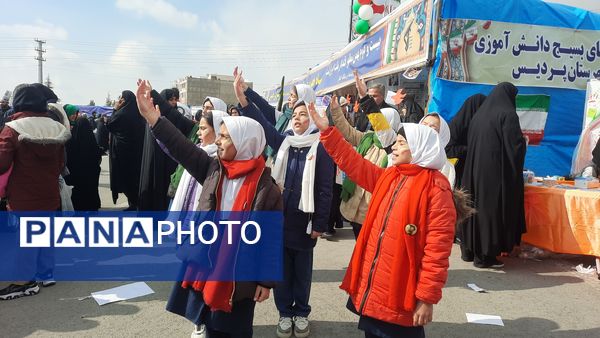 حماسه آفرینی مردم و مسئولان شهرستان پردیس در راهپیمایی ۲۲ بهمن 