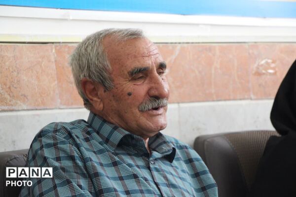 اجرای طرح خاطره سازان با حضور مدیر آموزش وپرورش شهرستان در آموزشگاه موسی صدر آشخانه