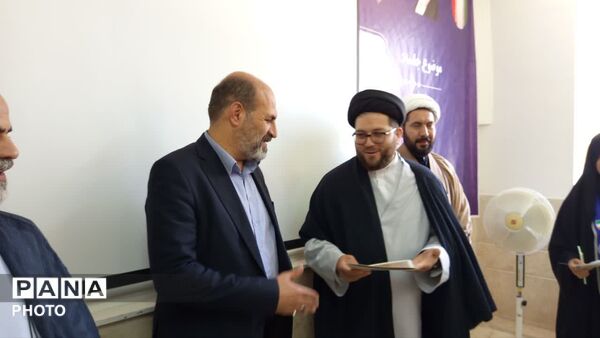 آیین تقدیر از دانش آموزخبرنگاران پانا ناحیه چهار قم