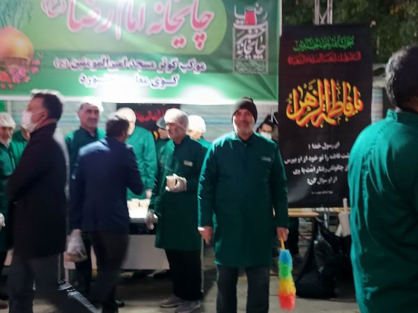 برپایی چایخانه امام رضا(ع) در موکب کوثر مسجد امیرالمومنین (ع) در بجنورد