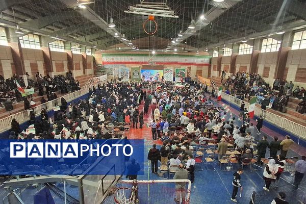 حضور پرشور دختران و پسران شهریار در روز استکبار ستیزی