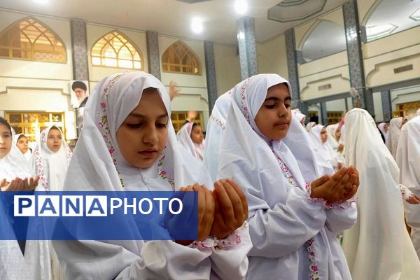 جشن تکلیف؛ لبخند بندگی در قاب تصویر