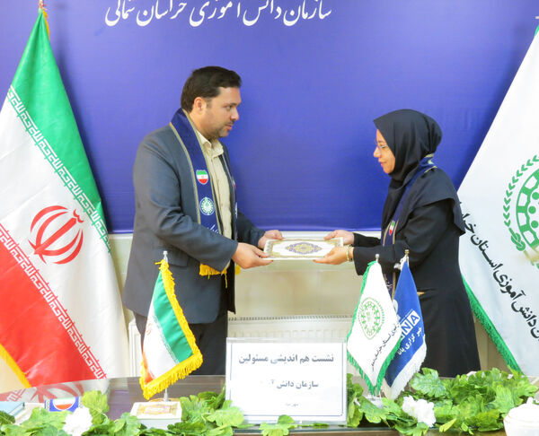 نشست هم‌اندیشی سازمان دانش‌آموزی خراسان شمالی با حضور معاون پرورشی فرهنگی