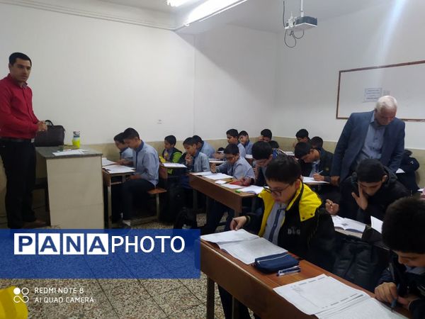 برگزاری آزمون تبار در دبیرستان پسرانه امام حسین(ع)