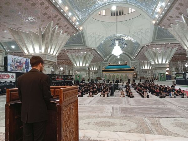 برگزاری سوگواره «احلی من العسل» در حرم امام خمینی (ره) 