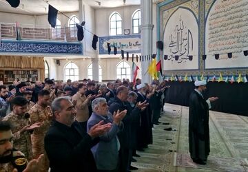 جلوه‌های همدلی و معنویت در نماز جمعه کامیاران