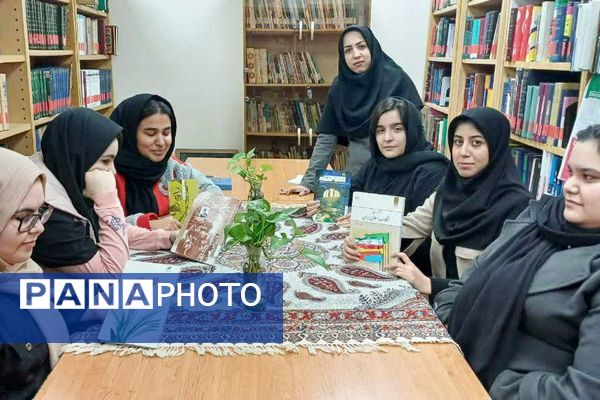 همزمان با دهه فجر، برگزاری برنامه‌های فرهنگی و کتابخوانی در کتابخانه پانزده خرداد پیشوا