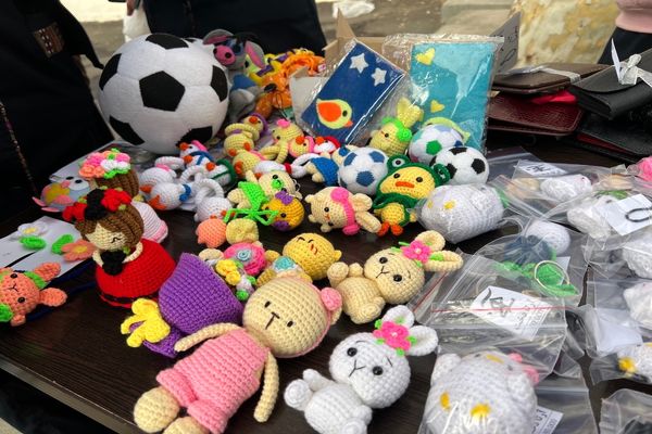 بازارچه درون مدرسه‌ای با ارائه آثار هنری و صنایع‌دستی دانش‌آموزان