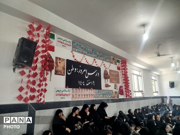 مادران و نوزادان در آئین شیرخوارگان حسینیه عاشورا نیر یزد
