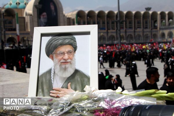 آخرین وداع با قائد شهید: پیکر مطهر آیت‌الله سیدعلی‌خامنه‌ای در میان سیل عاشقان به مصلی تهران رسید 