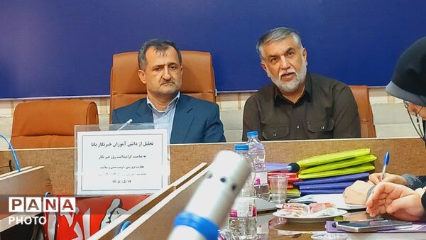 نشست صمیمی معاون پرورشی و کارشناسان پرورشی با خبرنگاران پانا به‌مناسبت روز خبرنگار