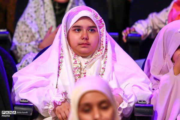 پشت صحنه برنامه تلویزیونی «جشن فرشته ها»