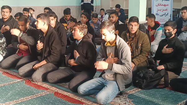 برگزاری زیارت عاشورا در دبیرستان شاهد ابوذر غفاری نیشابور در  اولین هفته  آذر ماه 
