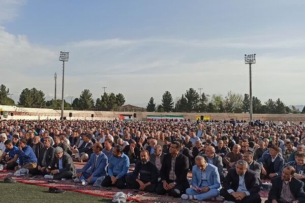 برگزاری باشکوه نماز عیدفطر در باقرشهر 